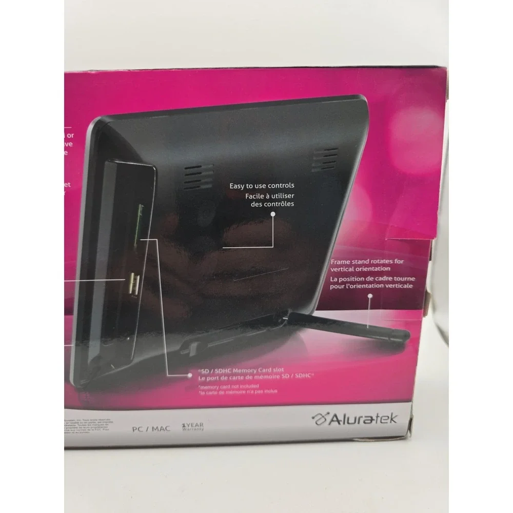 Aluratek ADPF07SF 7 in Digital Photo Frame